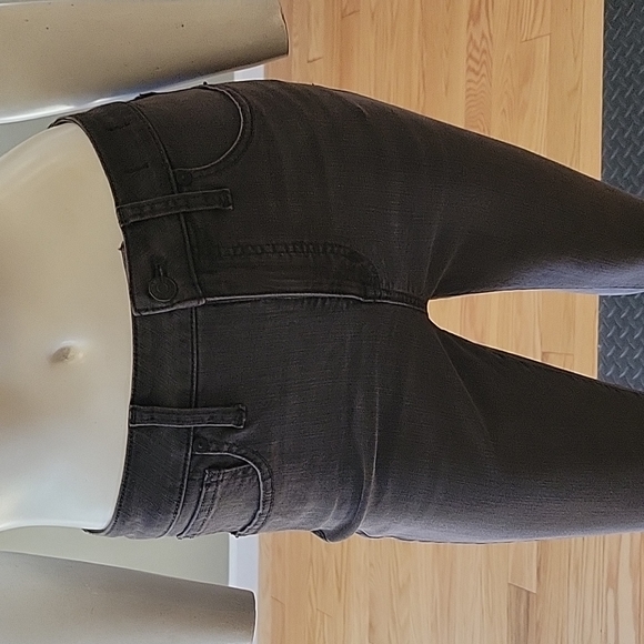 Madewell distressed Curvy High-rise Skinny Jean - Picture 4 of 15